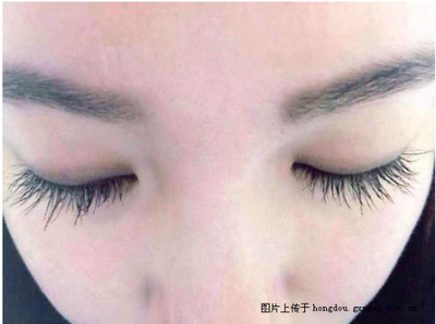 超雞凍！快來(lái)看blingbling電眼！艾格碧詩(shī)睫毛增長(zhǎng)液評(píng)測(cè)